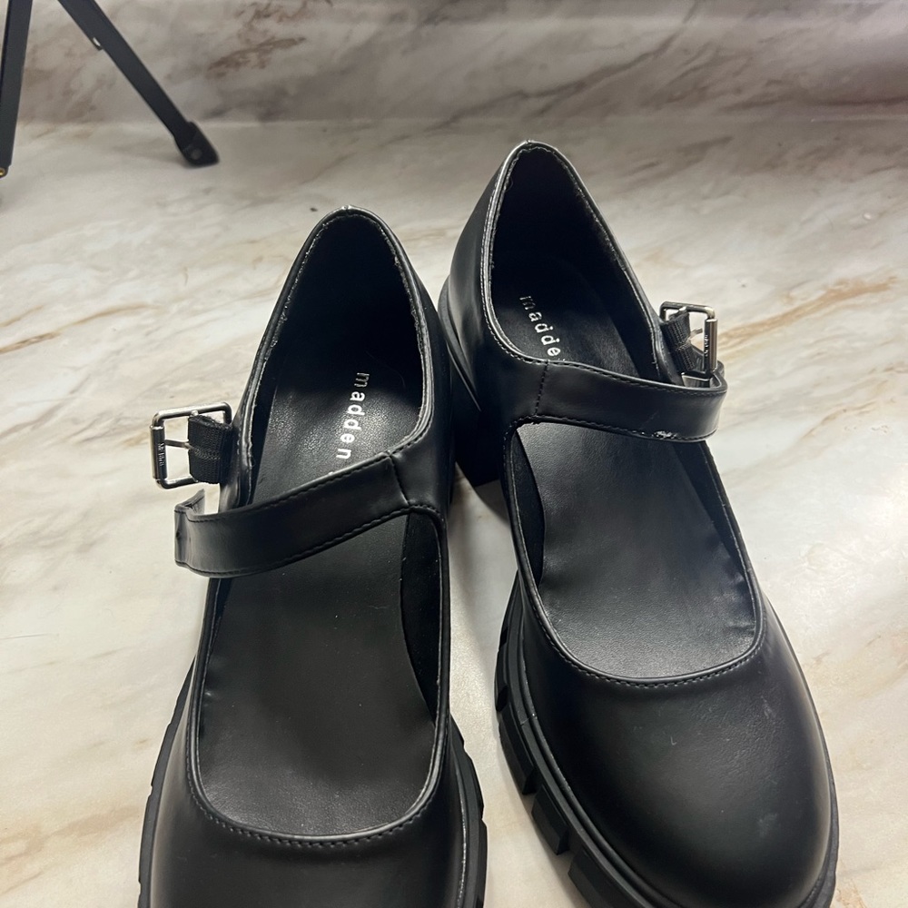 Madden Girl Black Platform Shoes - Picture 3 of 4